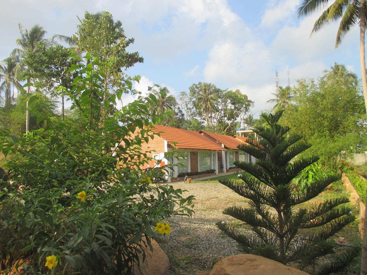 Bamboo Garden Resort Дуонг-Донг Экстерьер фото